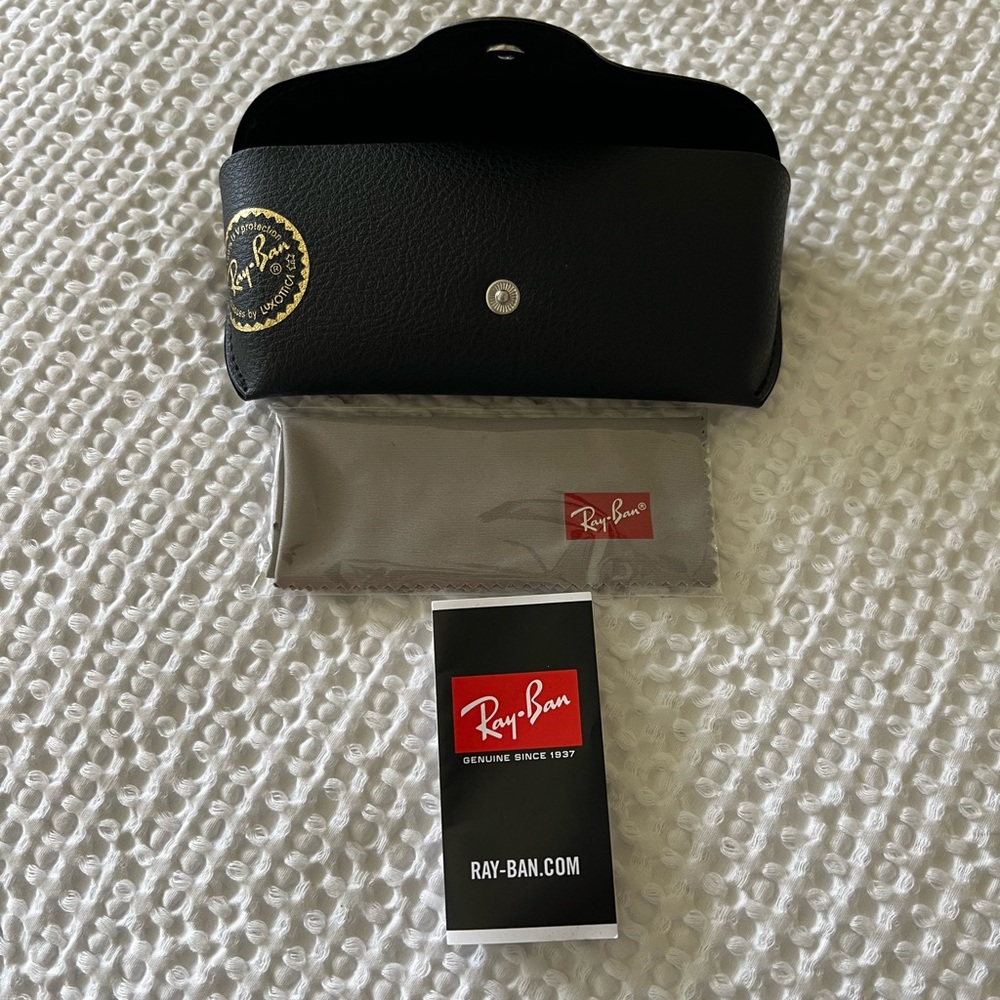 NWT Ray-Ban glasses case